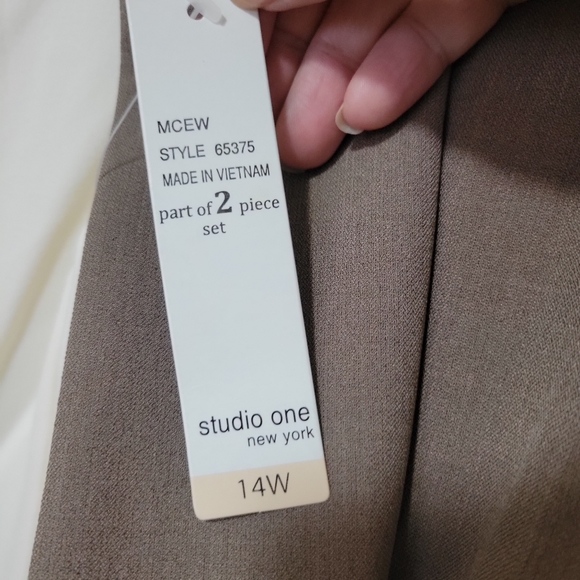 Studio One Women's Plus-Size Color-Block Jacket and Dress - Picture 8 of 8